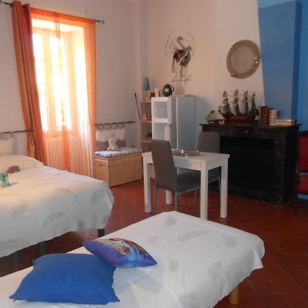 L'Abri Du Vent Bed and Breakfast Fitou Exteriör bild